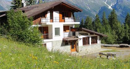 Private spacious Chalet set at the foot of the mountain trails in Sauze D'Oulx