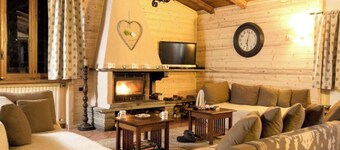 Private spacious  Chalet set at the foot of the mountain trails in Sauze D'Oulx