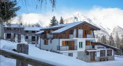 Private spacious Chalet set at the foot of the mountain trails in Sauze D'Oulx