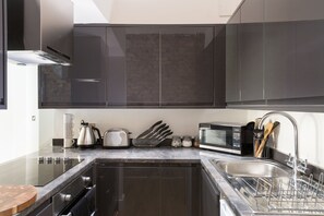 Four, plaque de cuisson