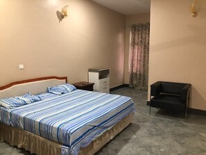 3 Schlafzimmer, BĂŒgeleisen/BĂŒgelbrett, WLAN