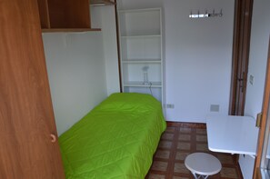 2 Schlafzimmer, Bügeleisen/Bügelbrett, Bettwäsche