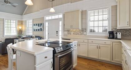 South ACK-Lil bit of Nantucket in Beaufort NC! Book now for summer!