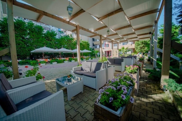 Exterior - Kadrisa Hotel (Durrës)