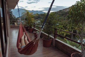 Doppia Luxury | Area soggiorno | Smart TV 32 pollici con canali via cavo, TV