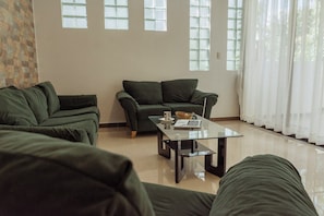 Family Suite | Living area