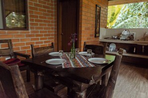 Dining room - Inti Kamari Wellness Lodge Retreat Center & Farm (Santa Isabel)