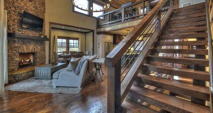 BRAND NEW! Rocky Ridge Dream Luxury Cabin 3 Masters w/ K Beds + LOFT 2 Q-Bunks