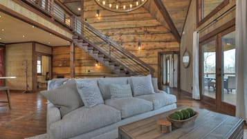 Smart TV y chimenea