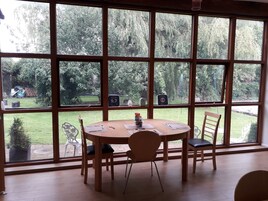 Doppia Basic | Soggiorno | TV a schermo piatto 24 pollici con canali digitali, TV