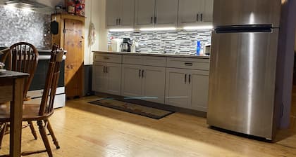 Onset beach, Cape code , Blackmore pond, private waterfront cottage
