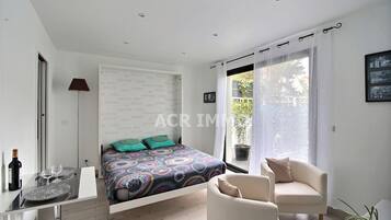 Bureau, Wi-Fi, draps fournis