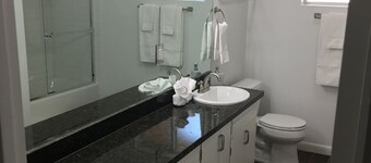 Casa de La Cruz - 3BR 3BA -w/ Plasma Air Technology 2,200sf Sleeps 10 
