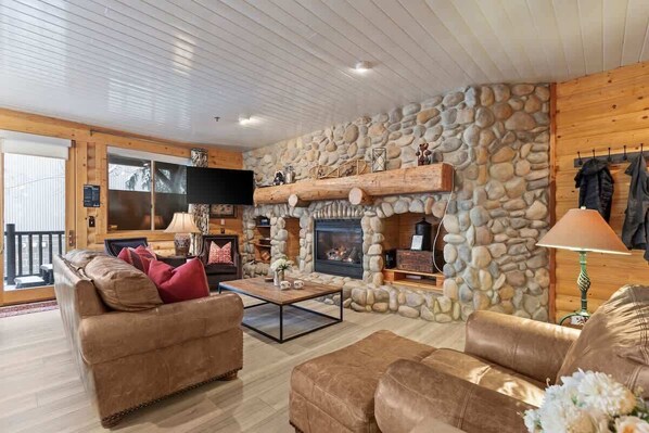 TV, fireplace, offices