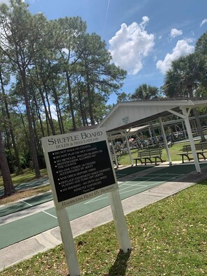 Property grounds - Fishing pier on the Mayaka Rivera (Venice)