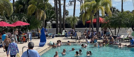 Piscine extérieure, piscine chauffée