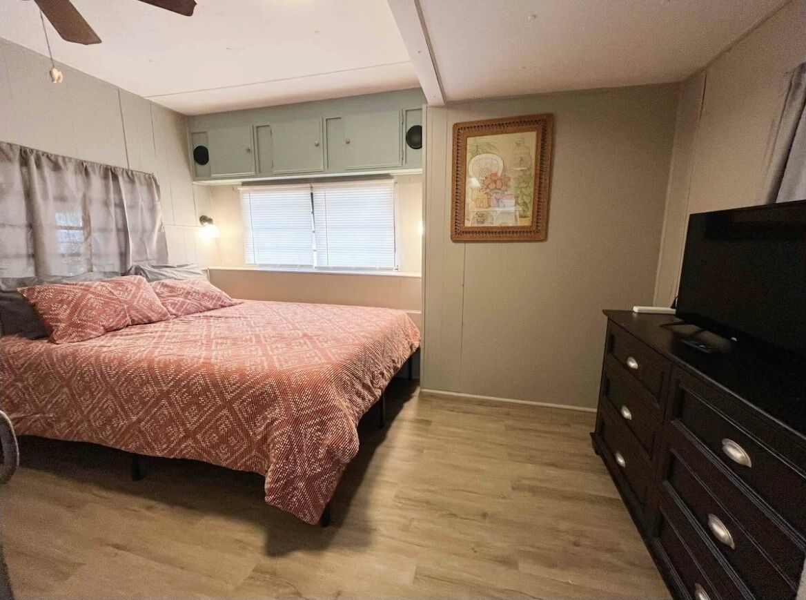 1 bedroom, iron/ironing board, free WiFi, bed sheets