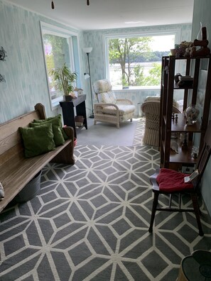 Smart TV, DVD player, books