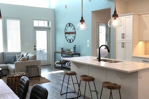 Smart TV, chimenea y tenis de mesa 