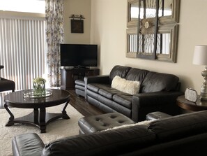 Smart TV - Beautiful home with pool (Orange Park)