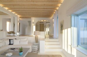 Villa | 9 slaapkamers, een kluis op de kamer, beddengoed