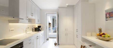 Villa | 9 habitaciones, caja de seguridad en la habitación y ropa de cama