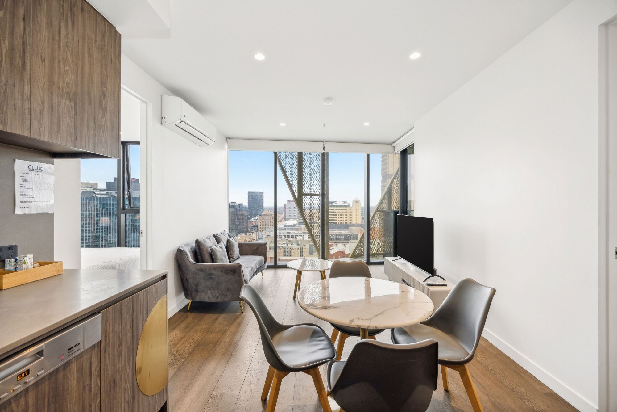 Huoneisto, 2 makuuhuonetta, 2 kylpyhuonetta | Ruokasali