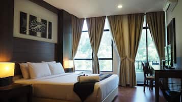 Apartment | 2 bedrooms, individually furnished, desk, laptop workspace