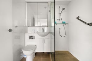 Standard-Apartment, 2 Schlafzimmer | Badezimmer | Dusche, kostenlose Toilettenartikel, Haartrockner, Handtücher