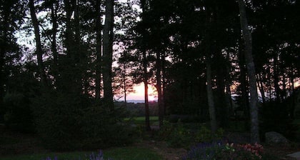 New construction! 1 BD/2 BA Top of Wintergreen mountain. Sleeps 4, pet-friendly