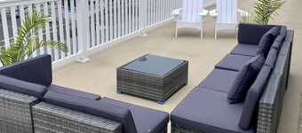 Penthouse On the beach- experience seaside living steps to the boardwalk & beach