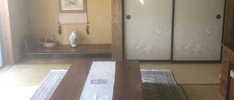 Japanese Style Room | Free WiFi