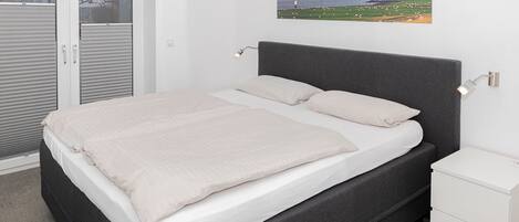 3 bedrooms, WiFi, bed sheets