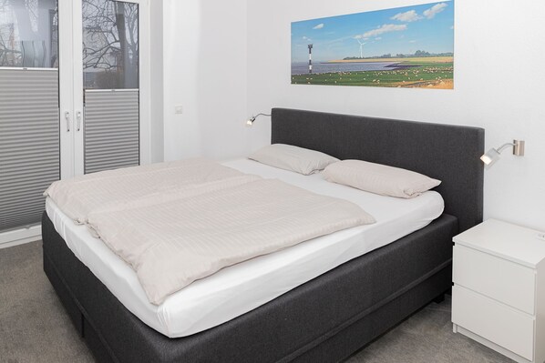 3 bedrooms, WiFi, bed sheets