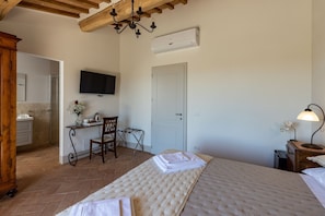 2 camere, una cassaforte in camera, Wi-Fi gratuito, lenzuola