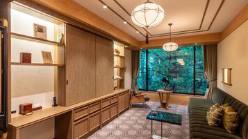 Comfort Suite Twin, Non Smoking | Premium bedding, minibar, in-room safe, desk