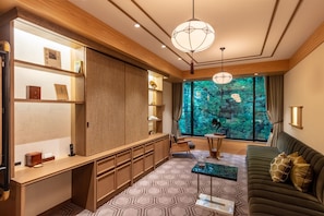 Comfort Suite Twin, Non Smoking | Premium bedding, minibar, in-room safe, desk