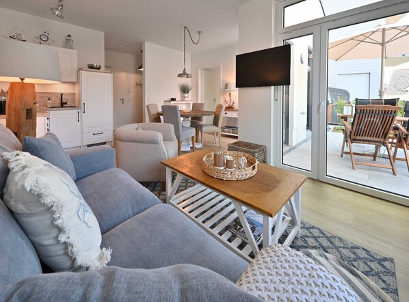 Unclassified image, 1 of 18, button