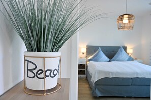 2 bedrooms, travel crib, WiFi