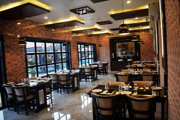 Restaurant - Grand Beach Resort (Kanthi)