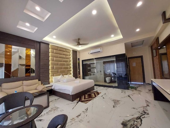 Habitación doble presidencial | Baño | Amenidades de baño gratuitas y toallas