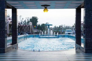 Indoor pool, outdoor pool, free cabanas, pool umbrellas