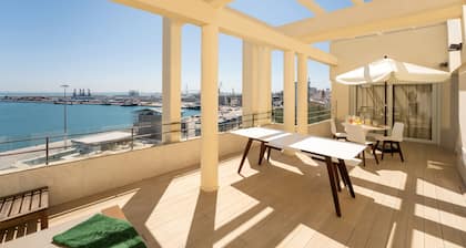 Plaza Mina Suites - Adults Recommended