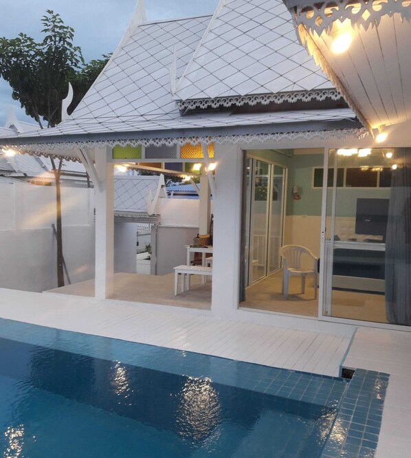 Indoor pool, outdoor pool - poolvilla สระว่ายน้ำ (ชะอำ)