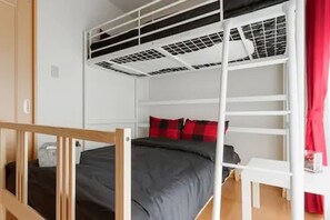 3 habitaciones, escritorio, tabla de planchar con plancha y wifi gratis 