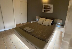 3 Schlafzimmer, Bügeleisen/Bügelbrett, WLAN, Bettwäsche