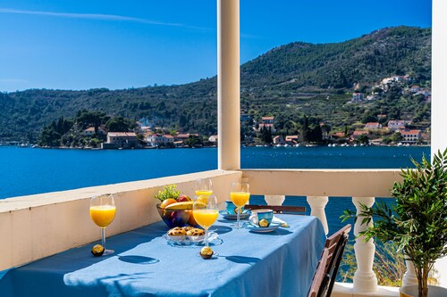 Apartment Anita - Quiet & relaxing seafront apartment 10 minutes from Dubrovnik