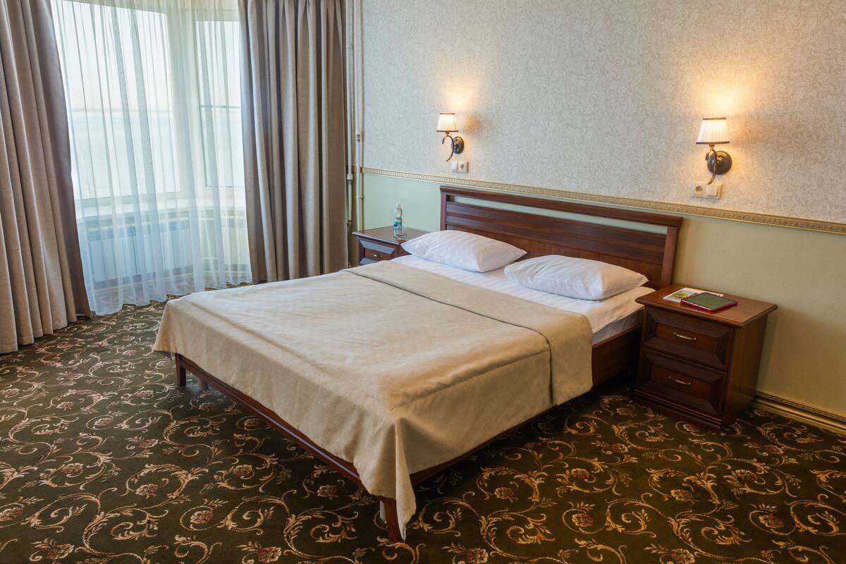 Junior Studio | 1 bedroom, desk, blackout curtains, iron/ironing board