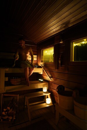 Panoramic Tent | Bathroom | Shower, eco-friendly toiletries, towels - Metsä Kolo (Ranua)