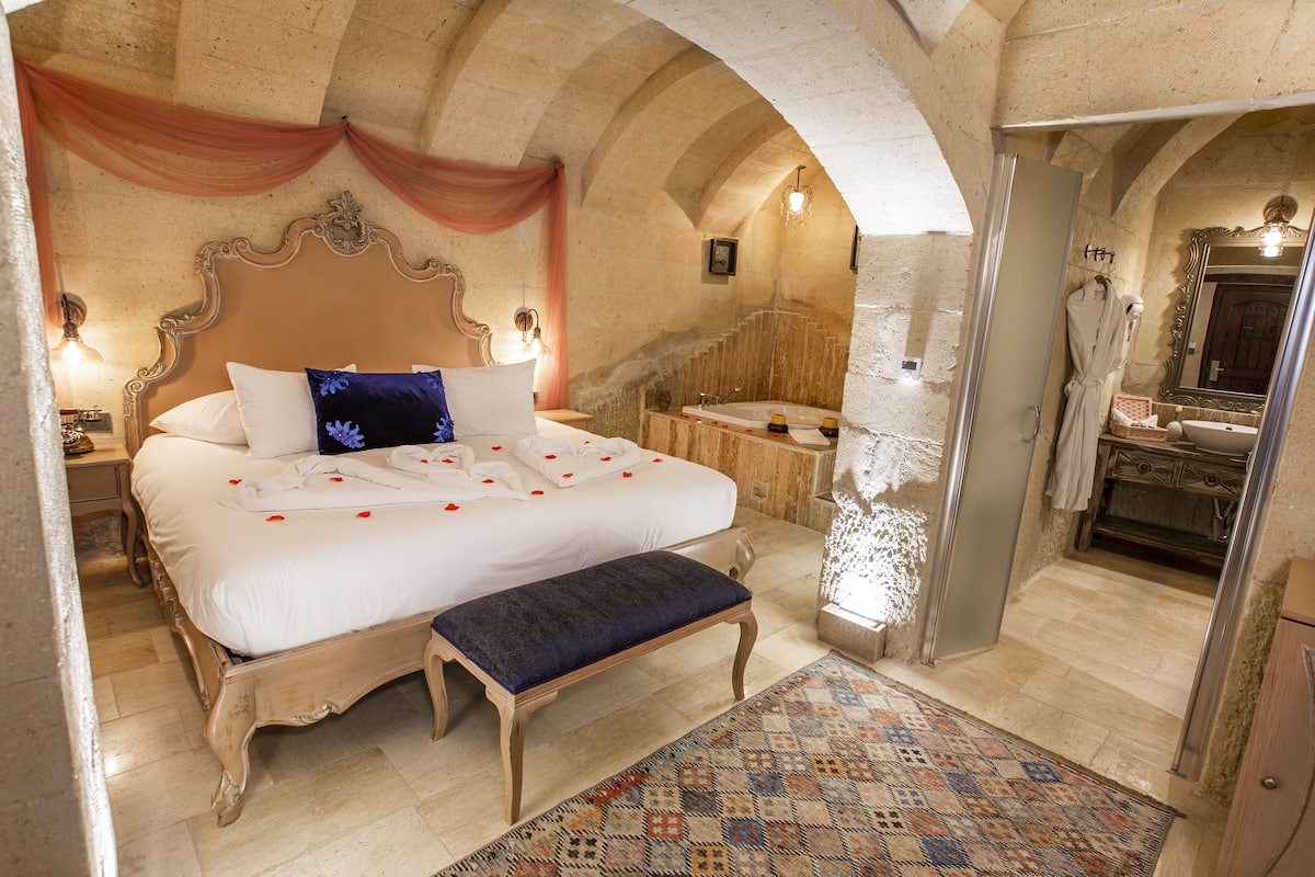 Deluxe kamer (Kuzey Melegi) | 1 slaapkamer, lakens van Egyptisch katoen, luxe beddengoed, een minibar